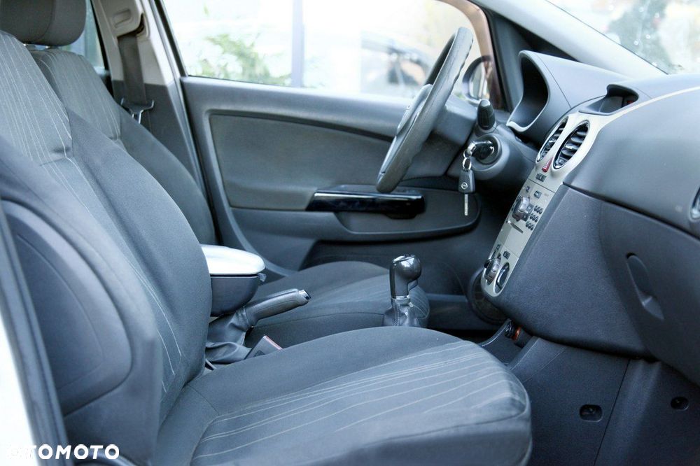 Opel Corsa 1.2 16V - 10