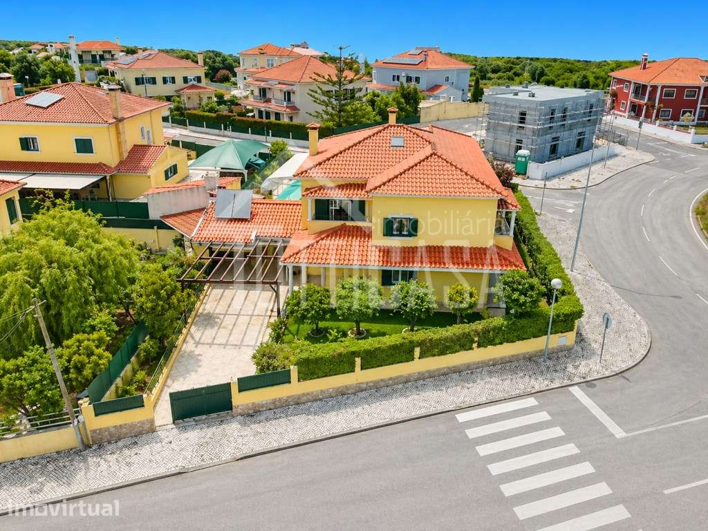 Moradia T5 com Piscina em Rio de Mouro - Grande imagem: 3/49