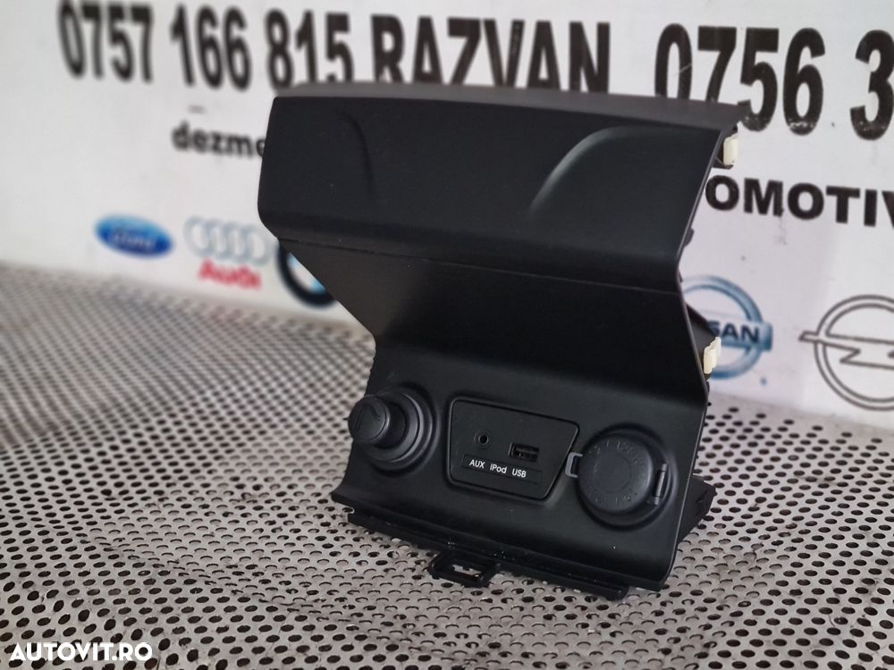 Modul Priza Bricheta Auxiliar Usb Hyundai IX35 An 2009-2010-2011-2012-2013-2014-2015 Dezmembrez Hyundai IX35 2.0 Benzina 2x4 Cod Motor G4KD An 2009-2010-2011-2012-2013-2014-2015 Volan Stanga - 2