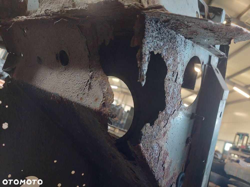 PAS PRZEDNI WZMOCNIENIE CZOŁOWE LAND ROVER DISCOVERY I - 3