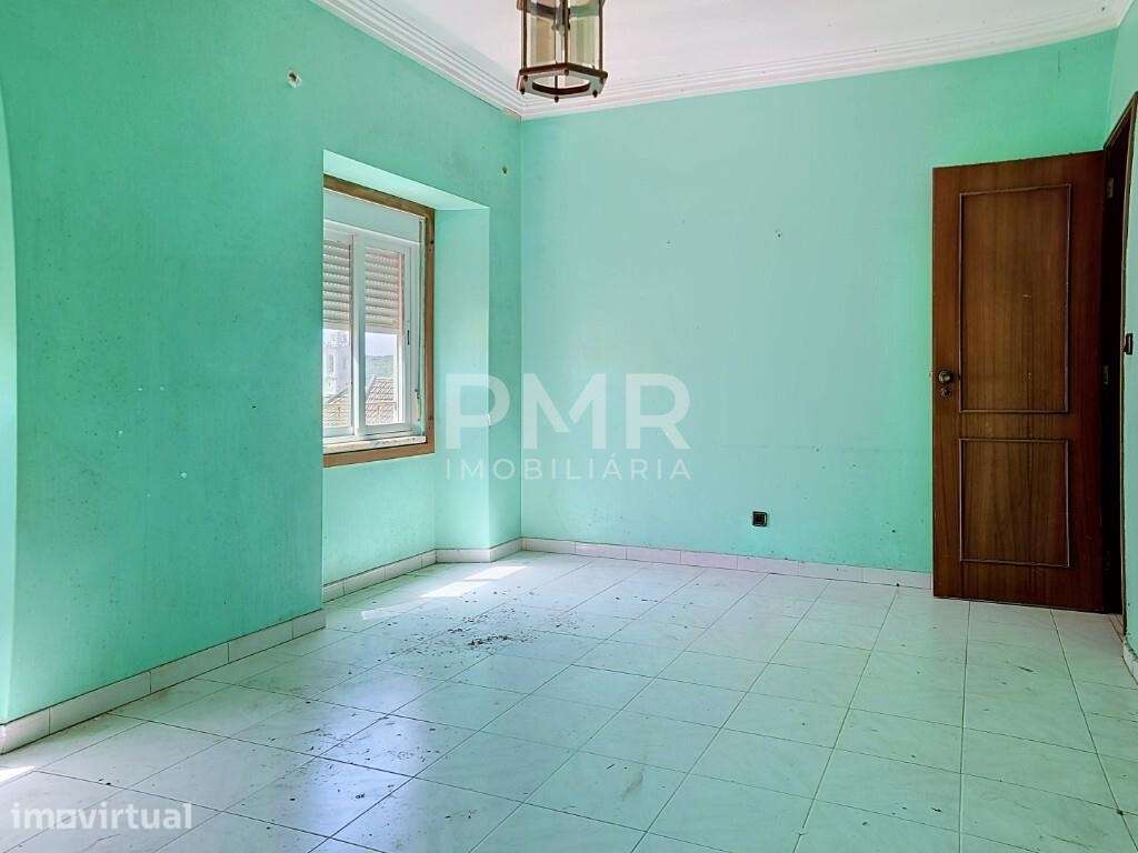 Apartamento T3 para remodelação - Grande imagem: 2/19
