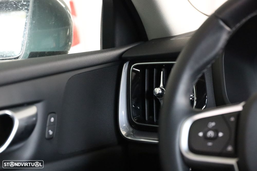 Volvo V60 2.0 T6 AWD TE Core - 27