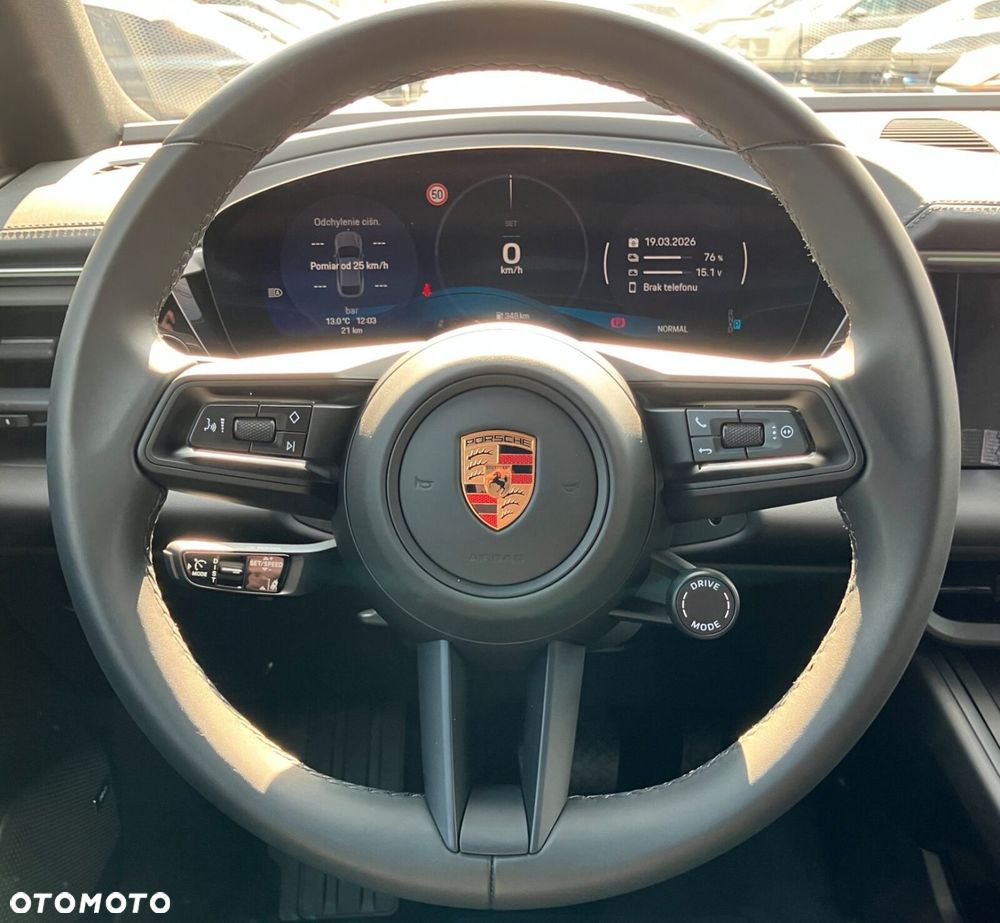 Porsche Macan - 16