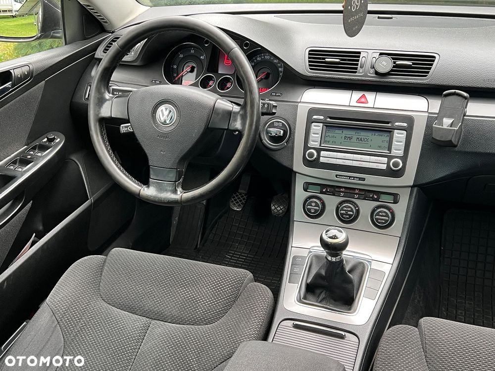 Volkswagen Passat 2.0 TDI Highline - 22