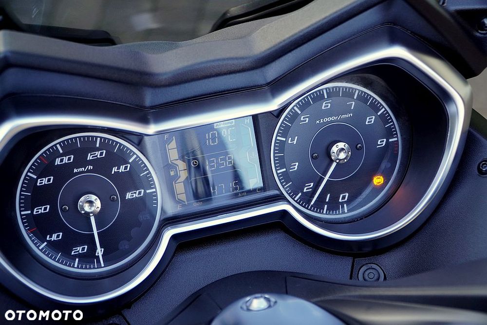 Yamaha X-max - 22