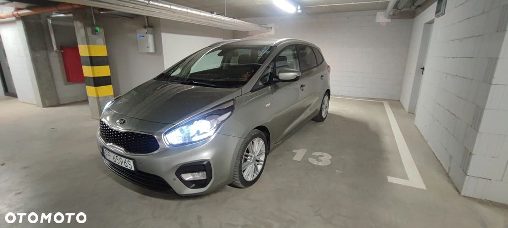 Kia Carens - 1