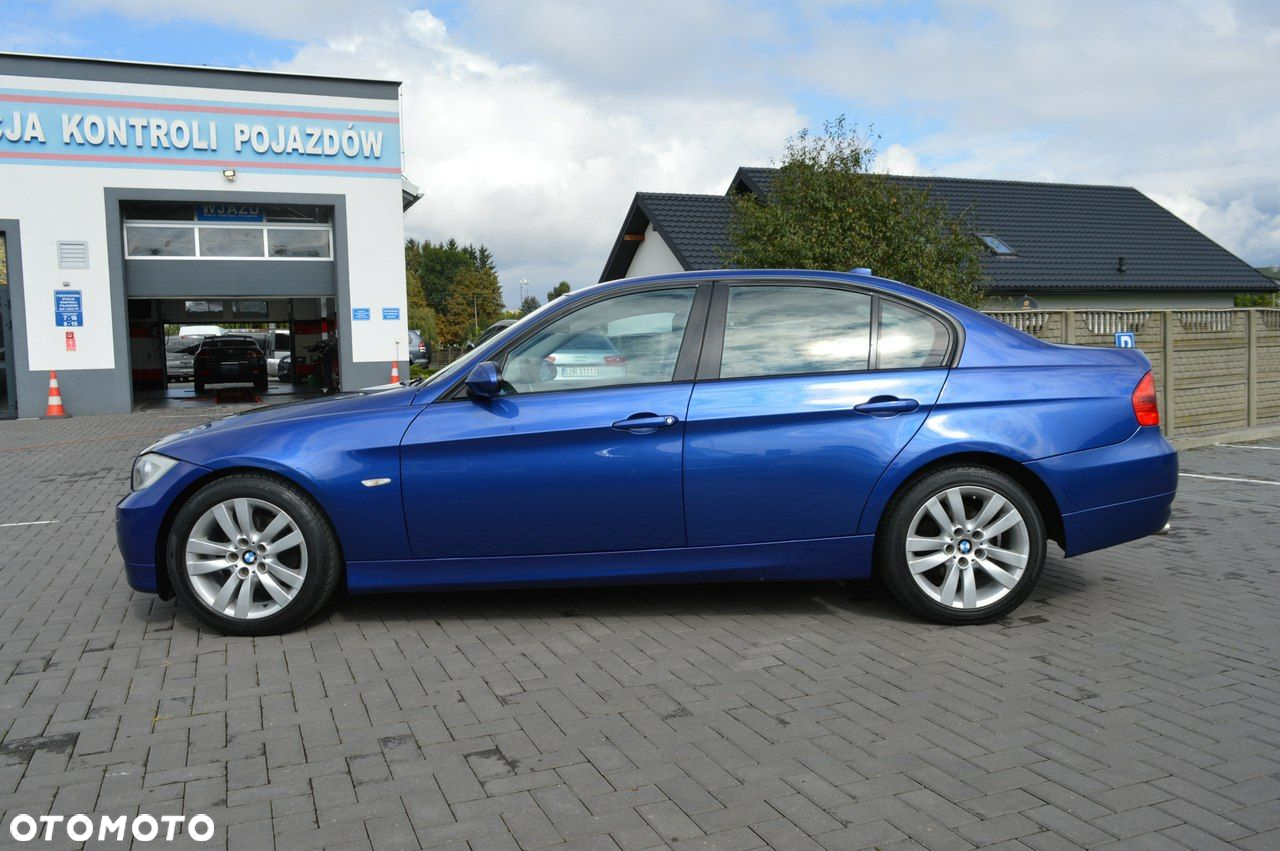 BMW Seria 3 318i - 12