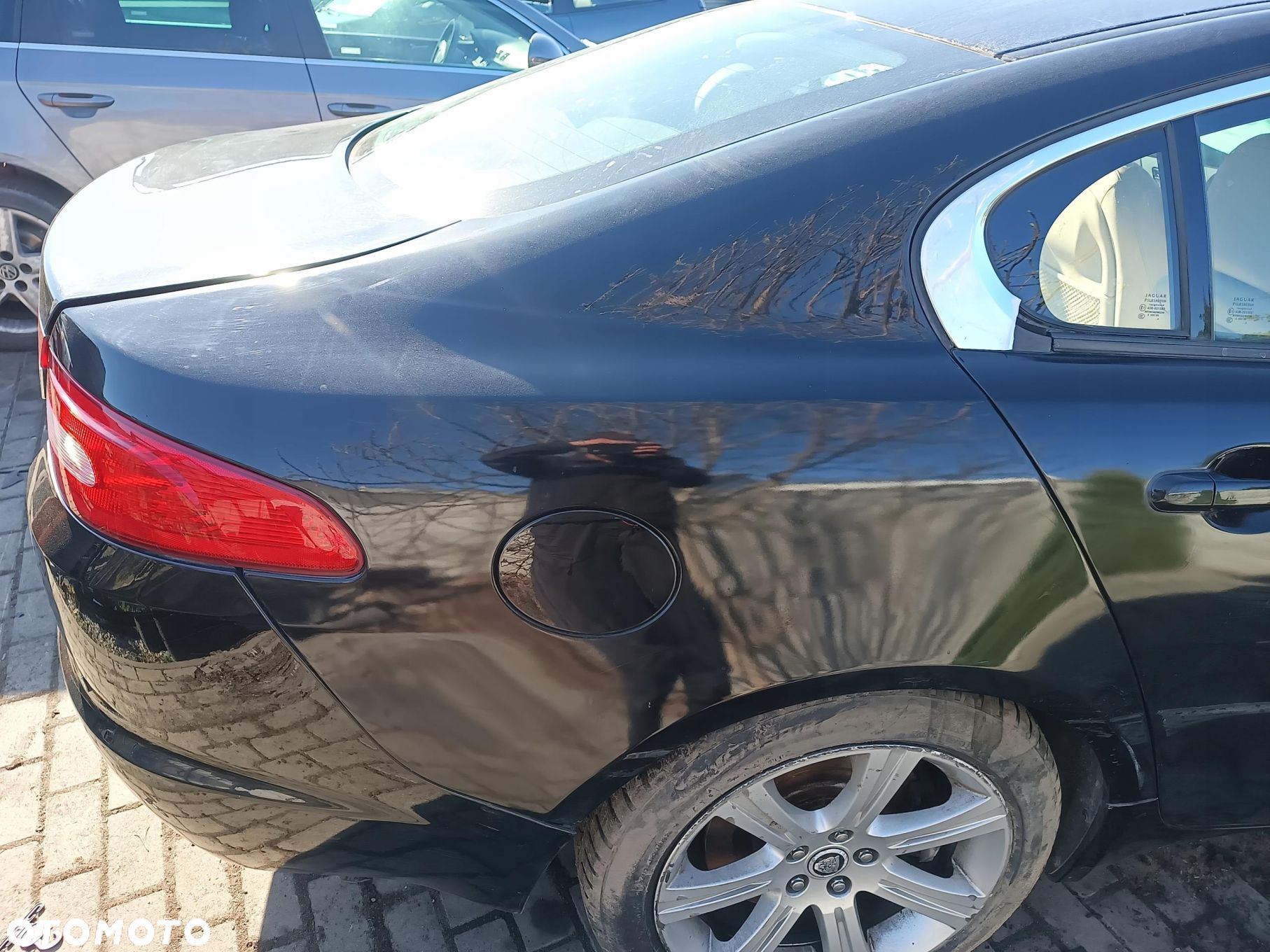 Jaguar XF 1 X250 07-11 BŁOTNIK PRAWY TYLNY TYŁ kod lakieru PEC - 1