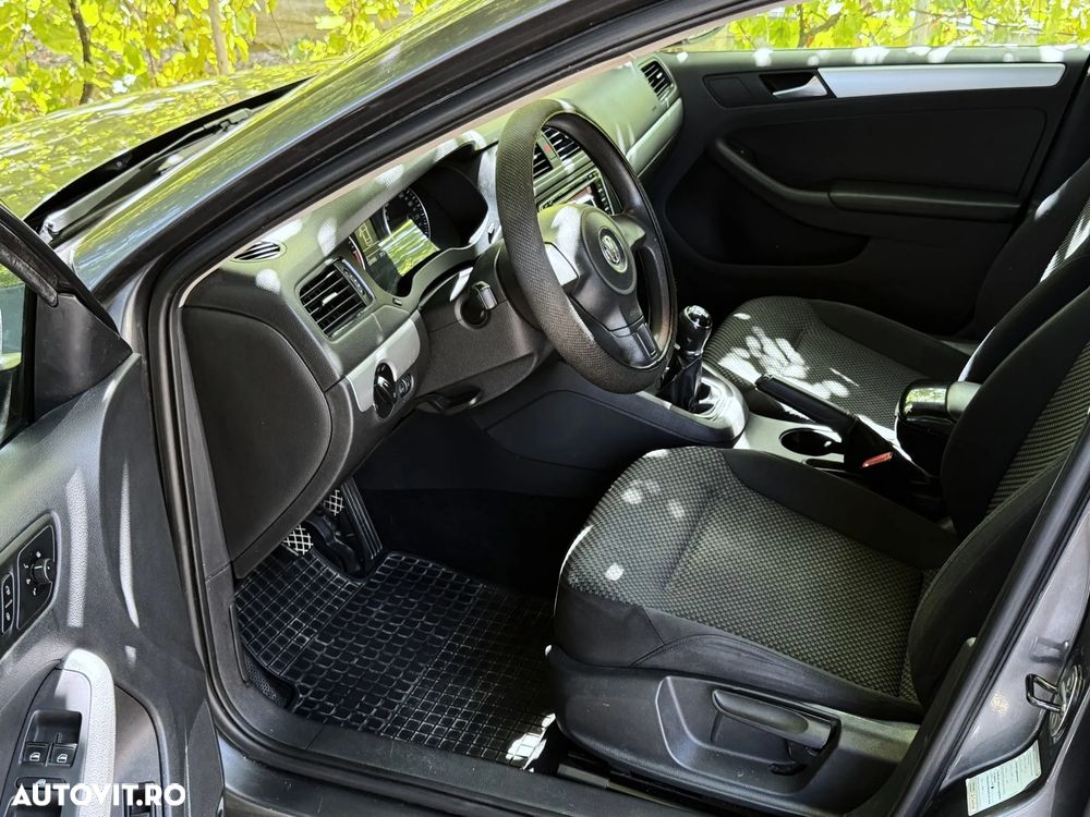 Volkswagen Jetta 1.6 TDI CR DPF Comfortline - 9