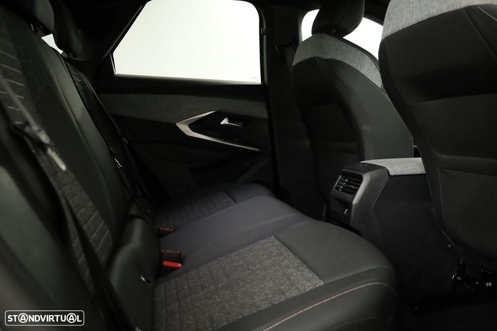 Peugeot 3008 1.2 Hybrid Allure e-DCS6 - 19