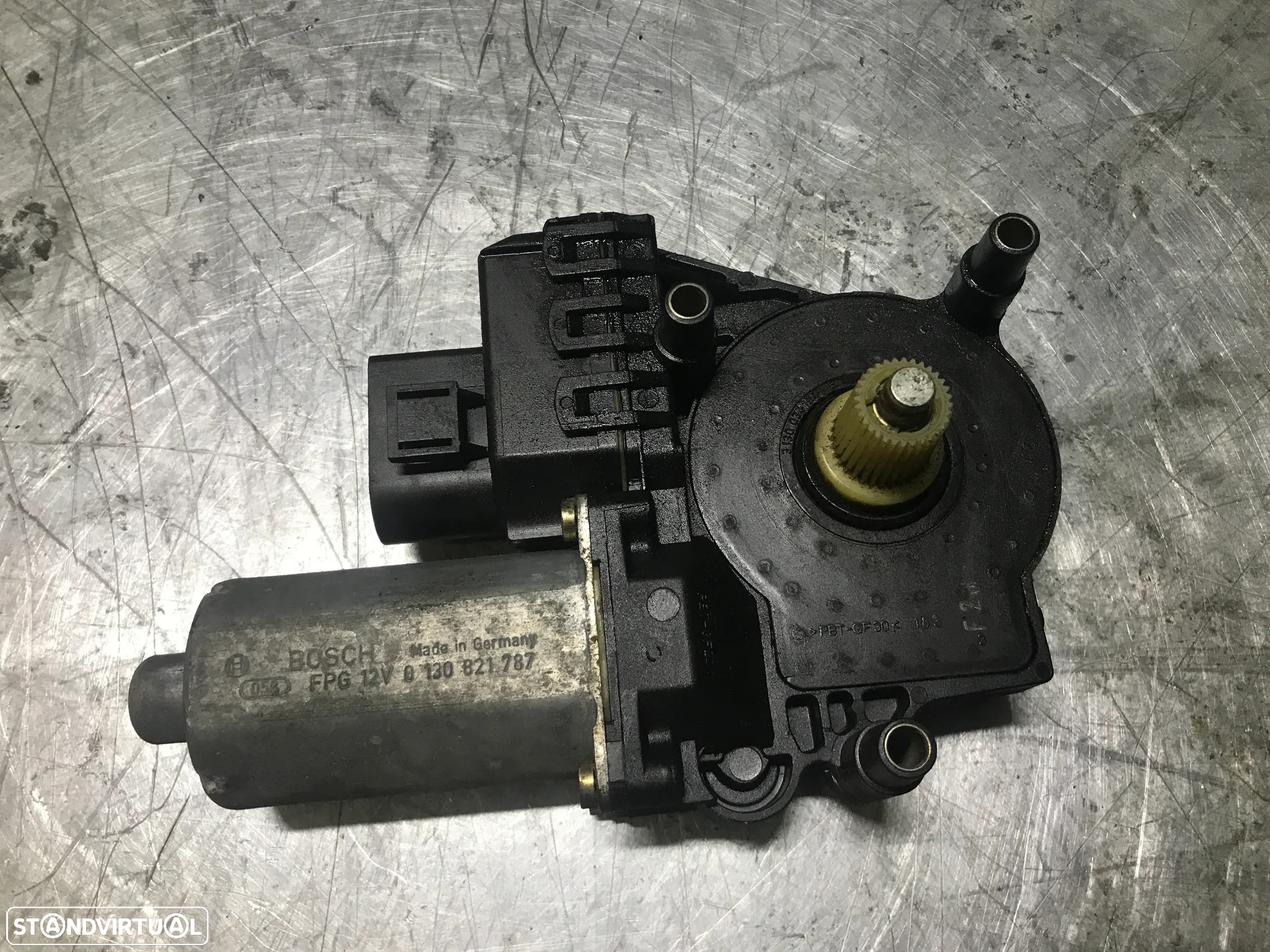 MOTOR DO ELEVADOR DE VIDRO AUDI A4 B5 - 95-01 - FRENTE ESQUERDO - 0130821787 - 2