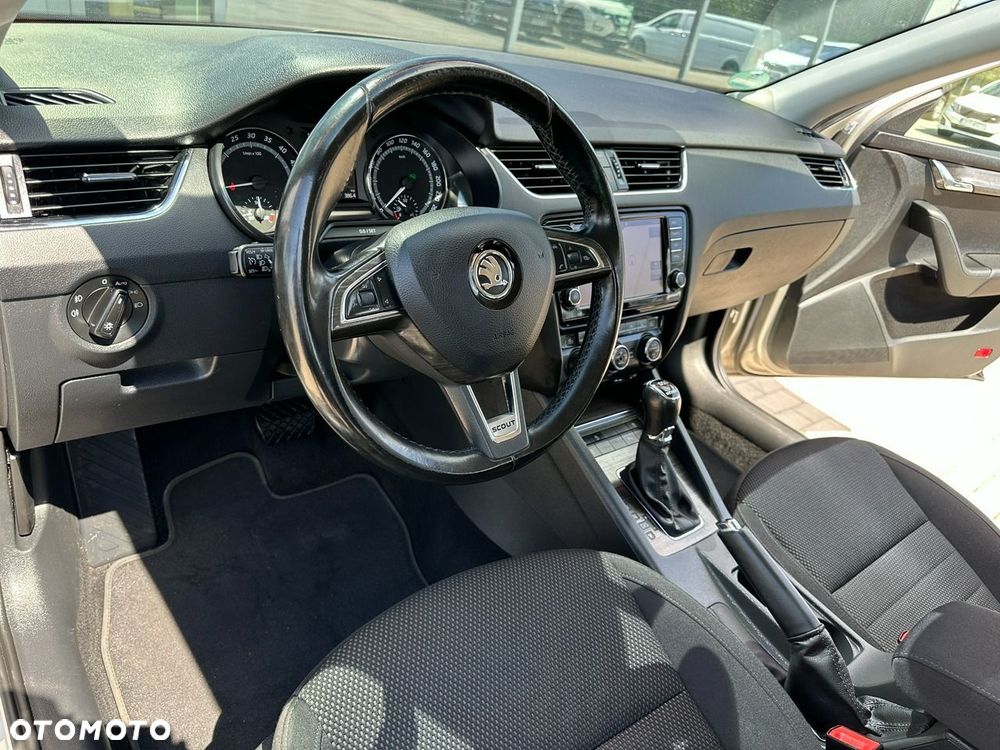 Skoda Octavia Scout 2.0 TDI 4x4 DSG - 10