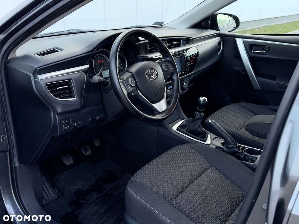 Toyota Corolla - 12