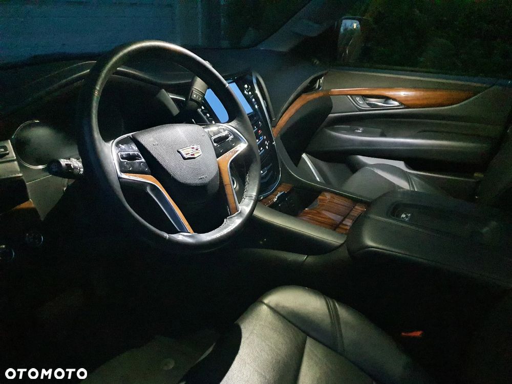 Cadillac Escalade ESV 6.2 V8 AWD AT Premium - 16