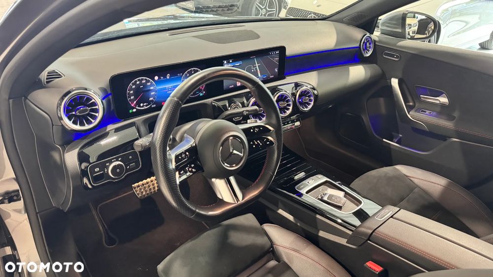 Mercedes-Benz Klasa A 180 AMG Line 7G-DCT - 13