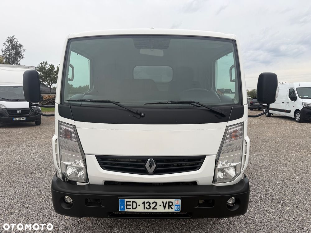 Renault Maxity - 2