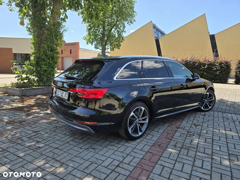 Audi A4 40 TDI S Line S tronic - 4