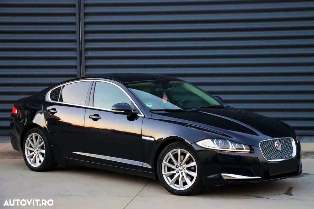 Jaguar XF 2.2D Portfolio - 15
