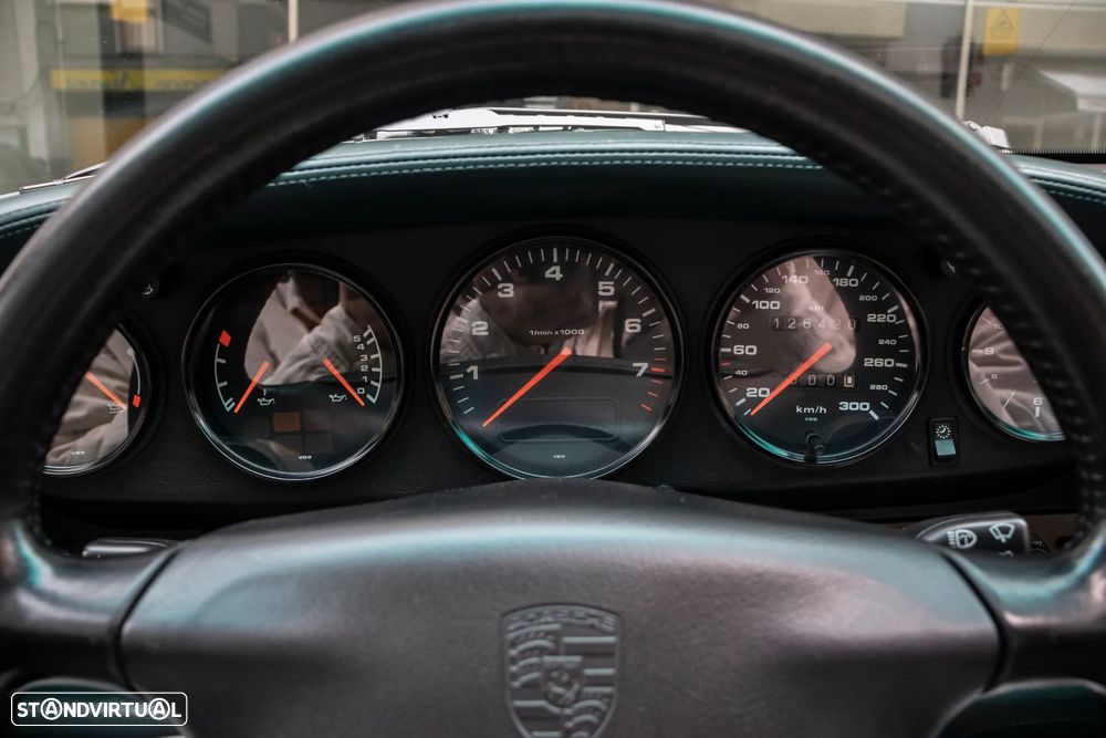Porsche 911 (993) Coupé 3.6 Carrera 4 - 14