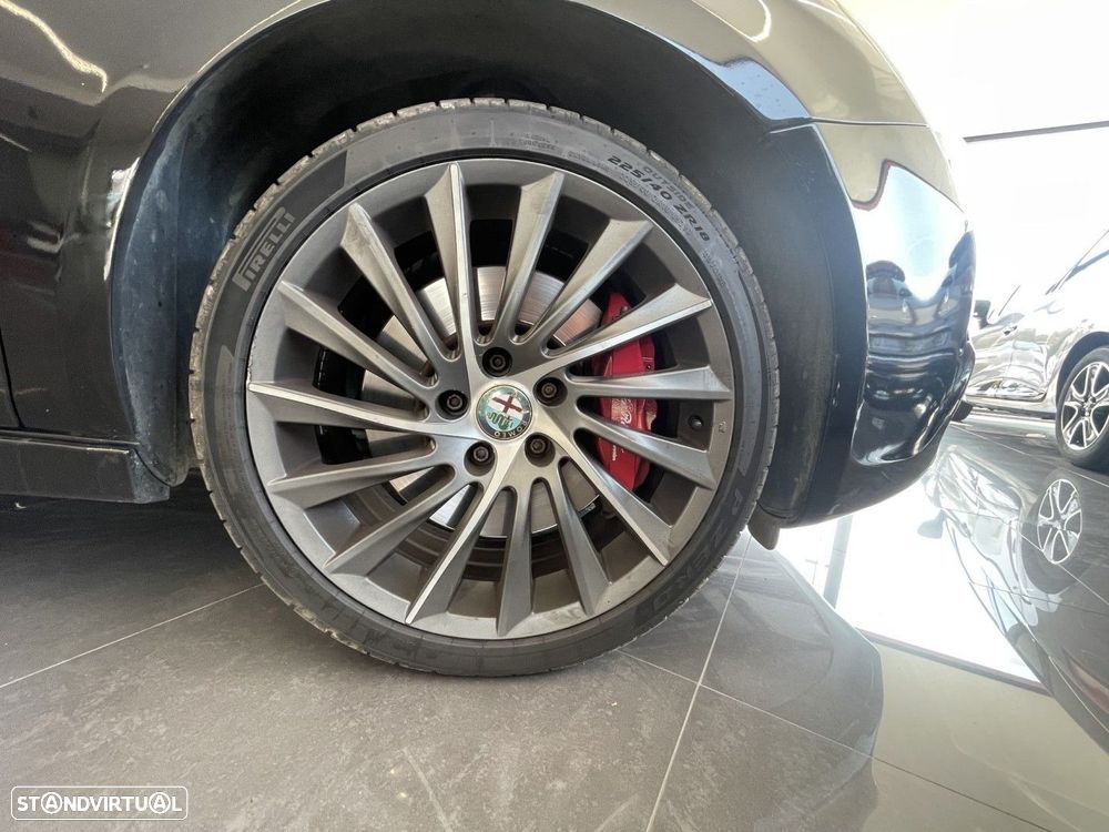 Alfa Romeo Giulietta 2.0 JTDM Exclusive J18 - 18