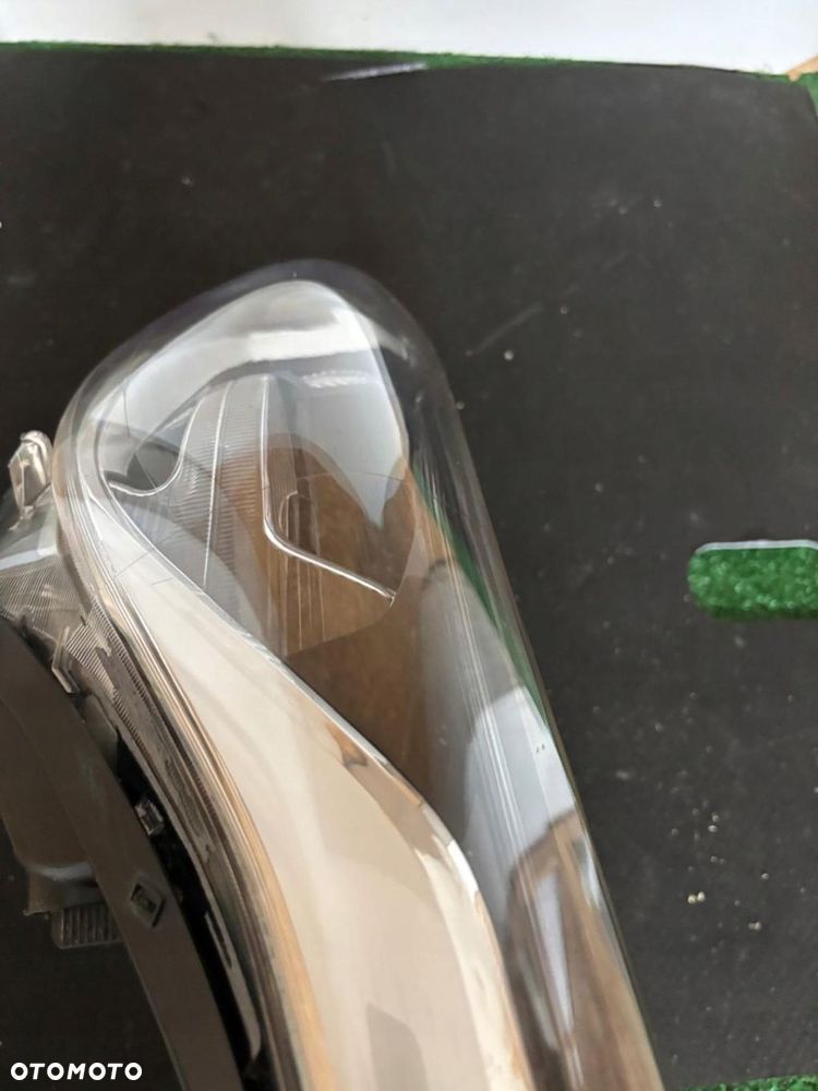 LAMPA LEWA REFLERTOR KIA CEED 3 III LIFT ZWYKŁA HALOGENOWA SOCZEWKA  LED - 12