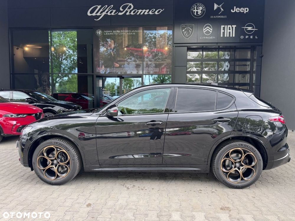 Alfa Romeo Stelvio - 11