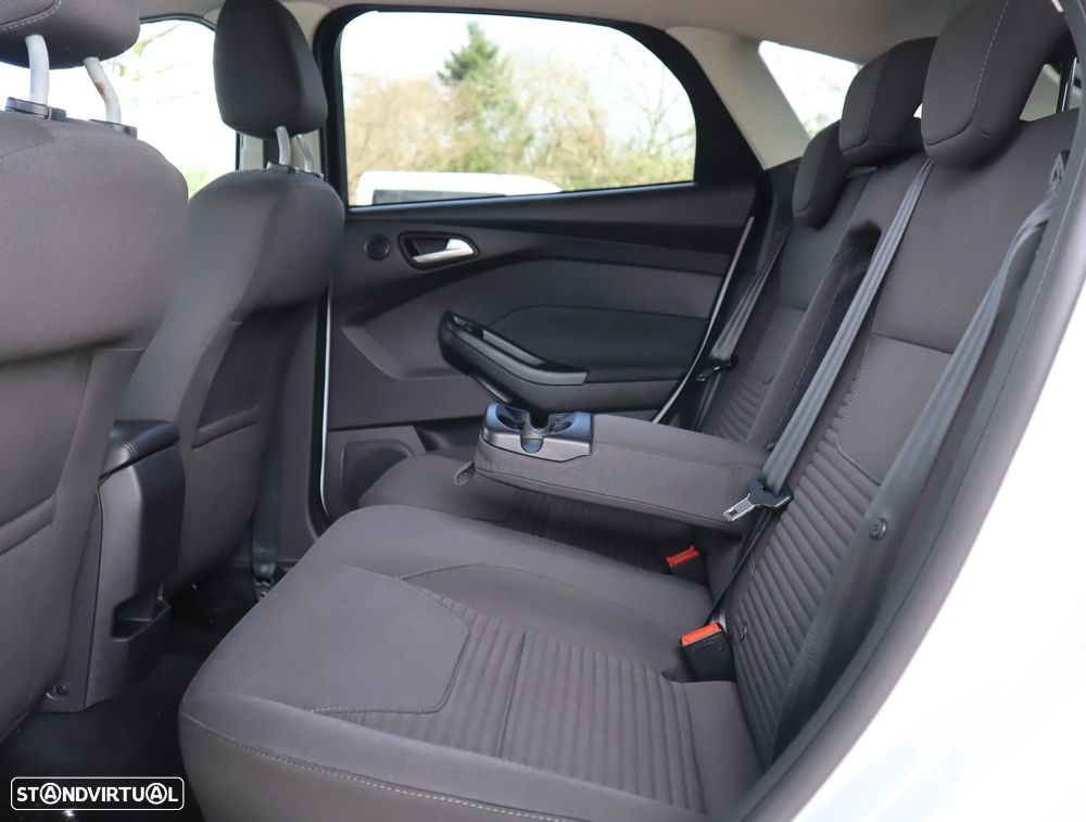 Ford Focus 1.0 EcoBoost Titanium - 23
