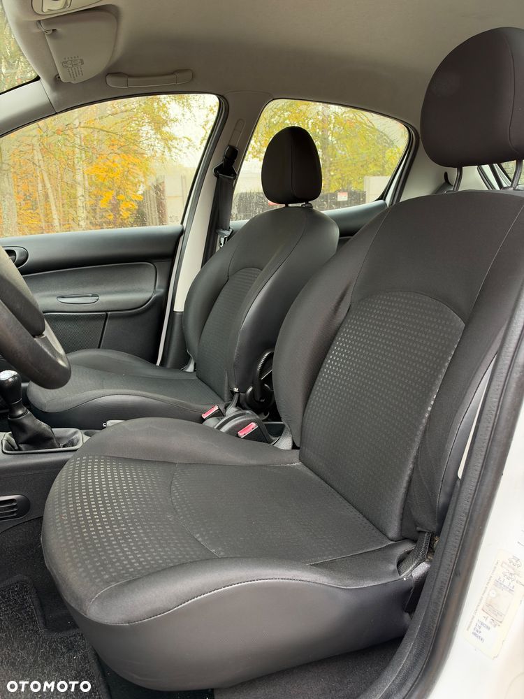 Peugeot 206 - 6