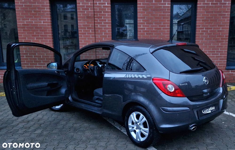 Opel Corsa 1.4 16V Satellite - 12