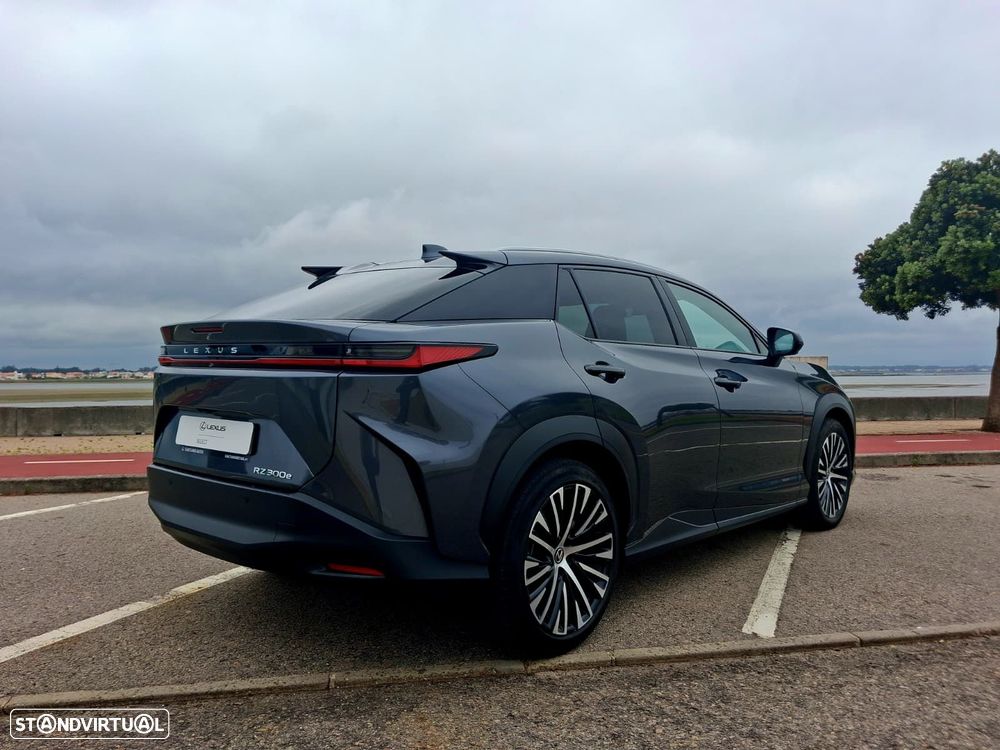 Lexus RZ 300e Premium - 6