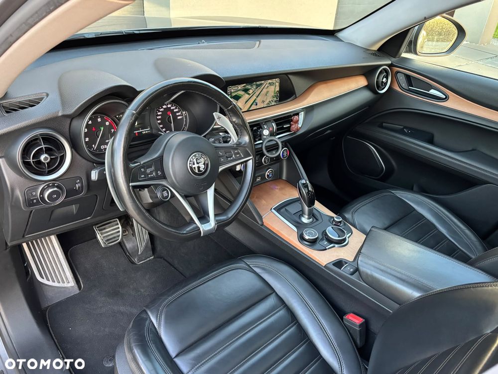 Alfa Romeo Stelvio 2.0 Turbo 16V AT8-Q4 First Edition - 17