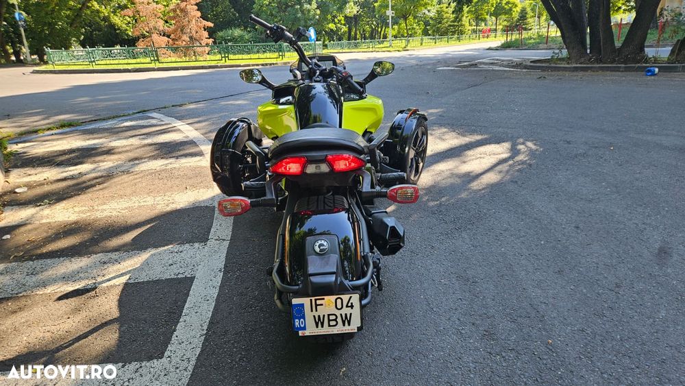Can-Am Spyder - 6