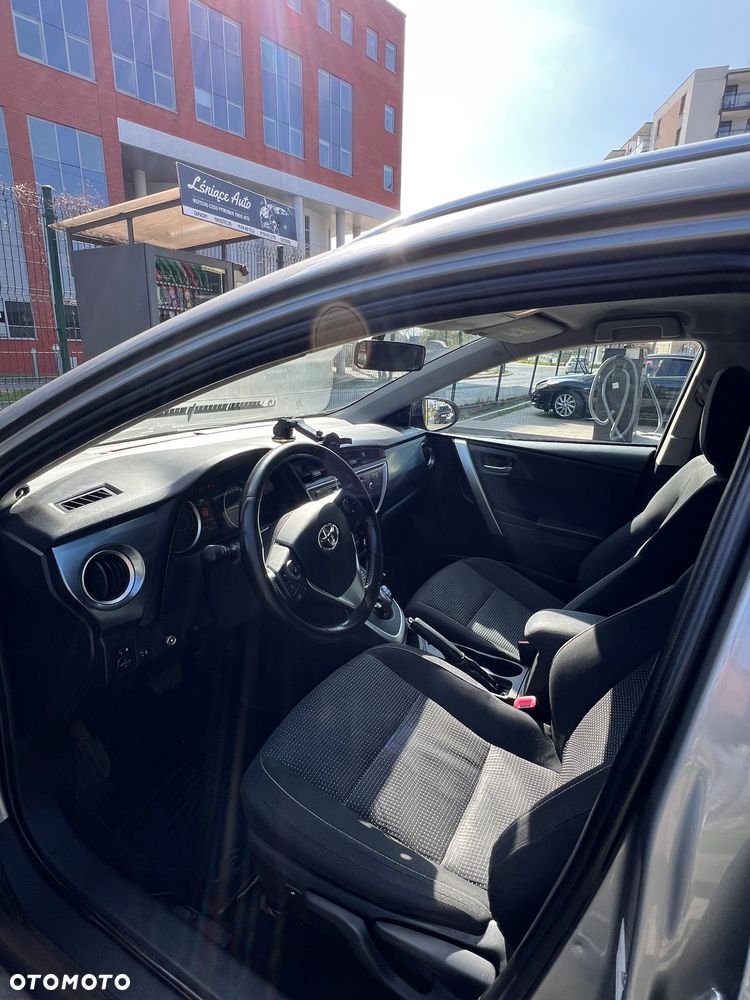 Toyota Auris - 13