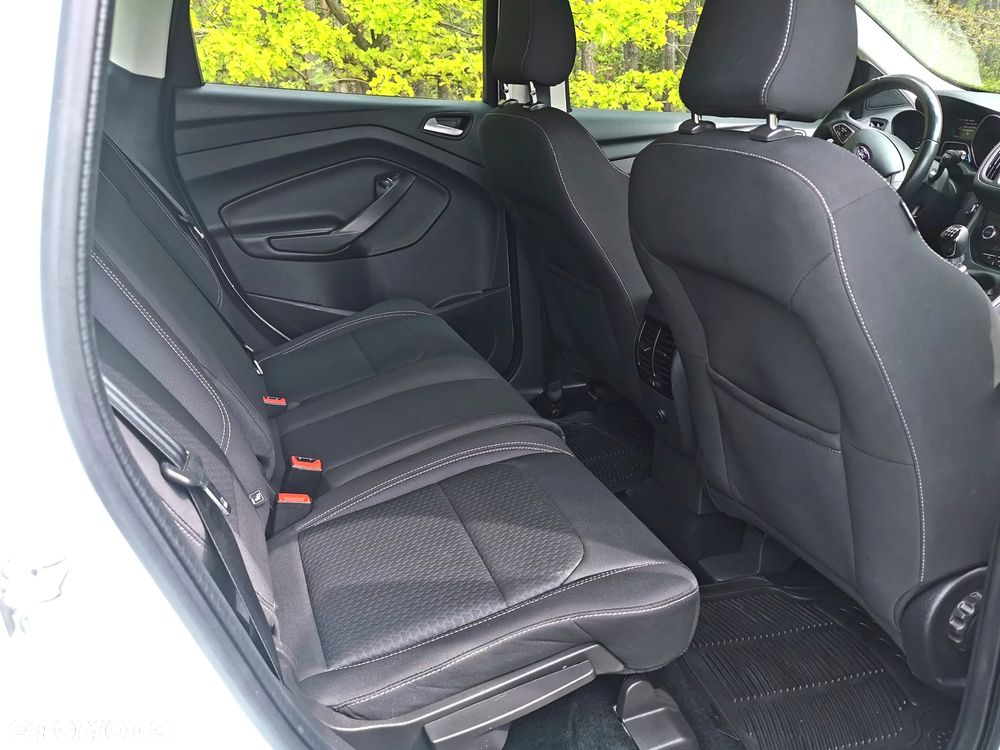Ford Kuga 1.5 EcoBoost 2x4 Titanium - 10