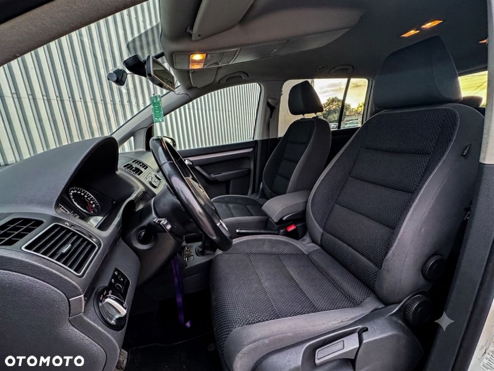 Volkswagen Touran - 6