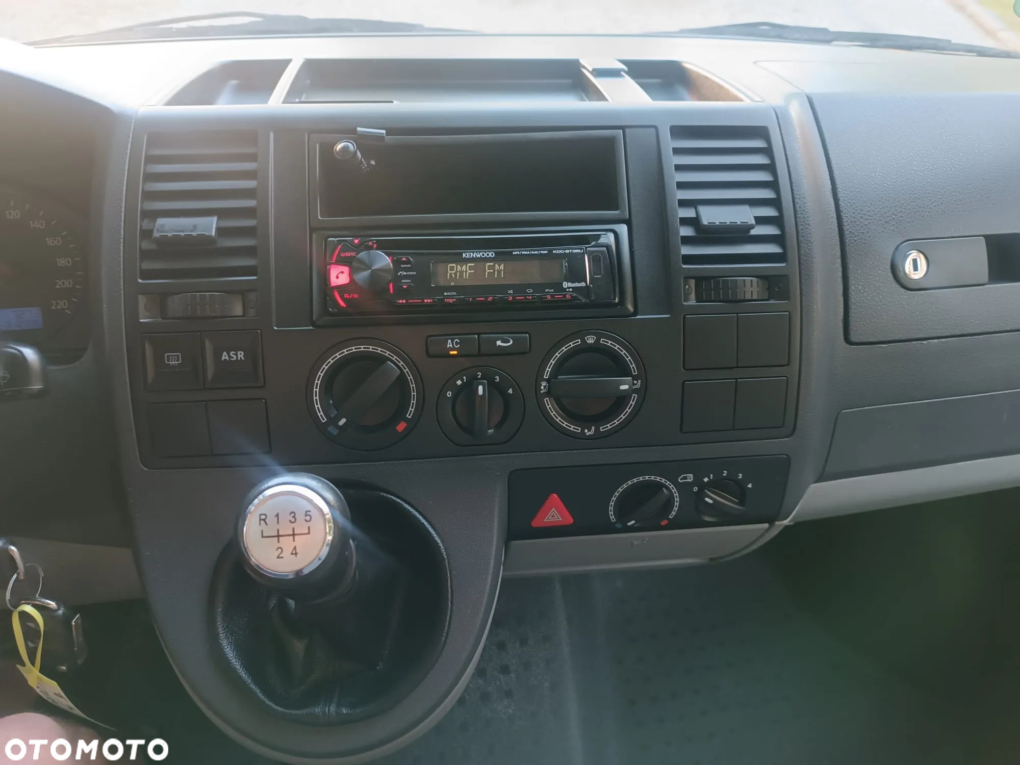 Volkswagen Transporter T5 TDI L1H1 - 18