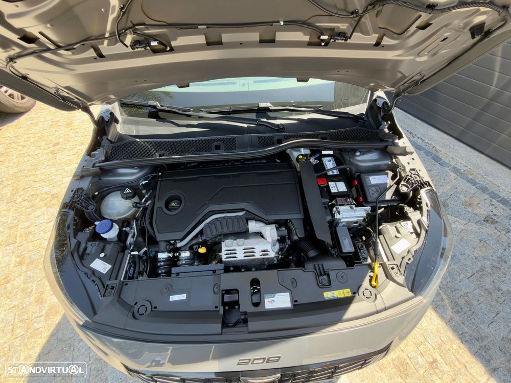 Peugeot 208 1.2 Hybrid GT e-DCS6 - 14