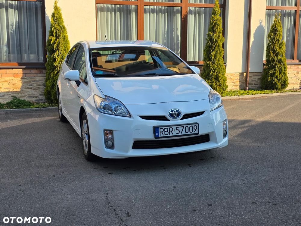 Toyota Prius (Hybrid) - 9