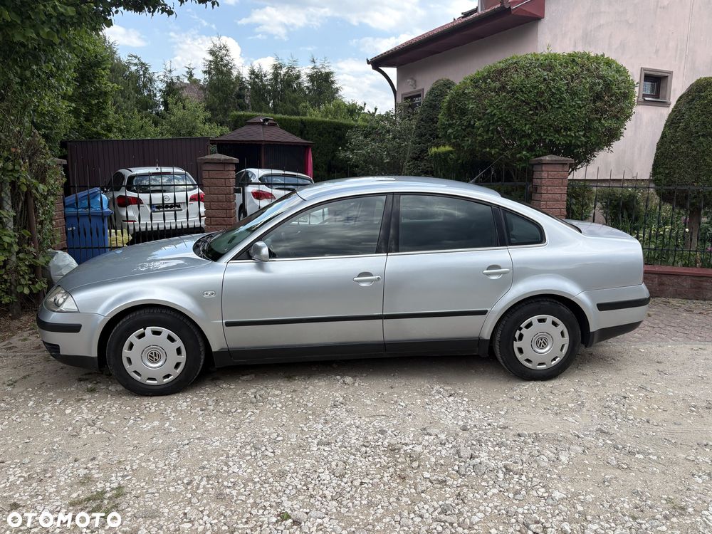 Volkswagen Passat 1.9 TDI Basis - 6
