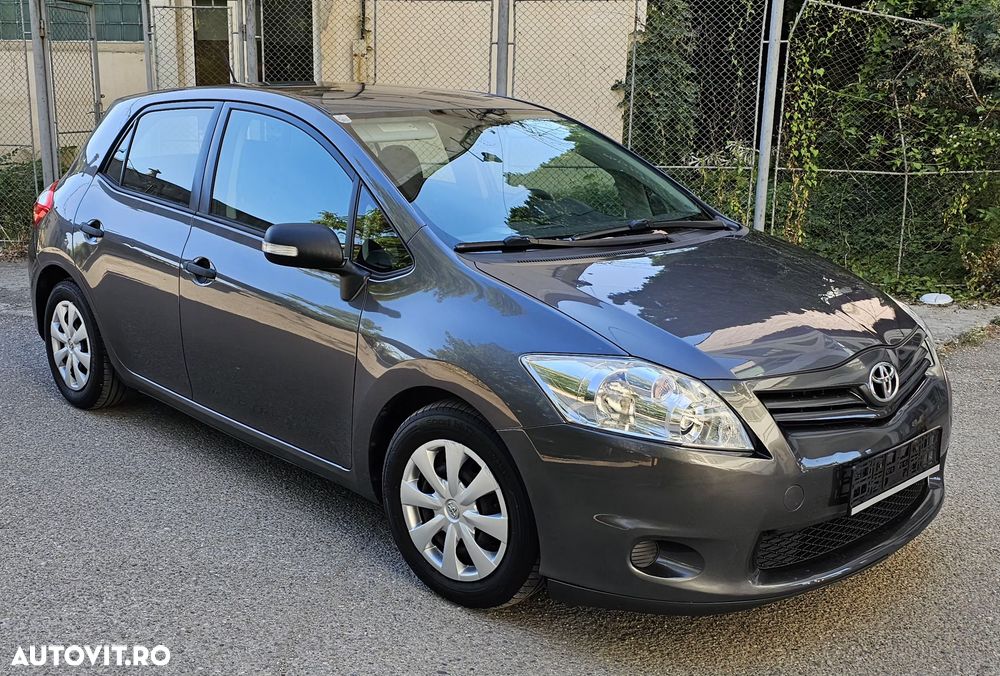 Toyota Auris - 2
