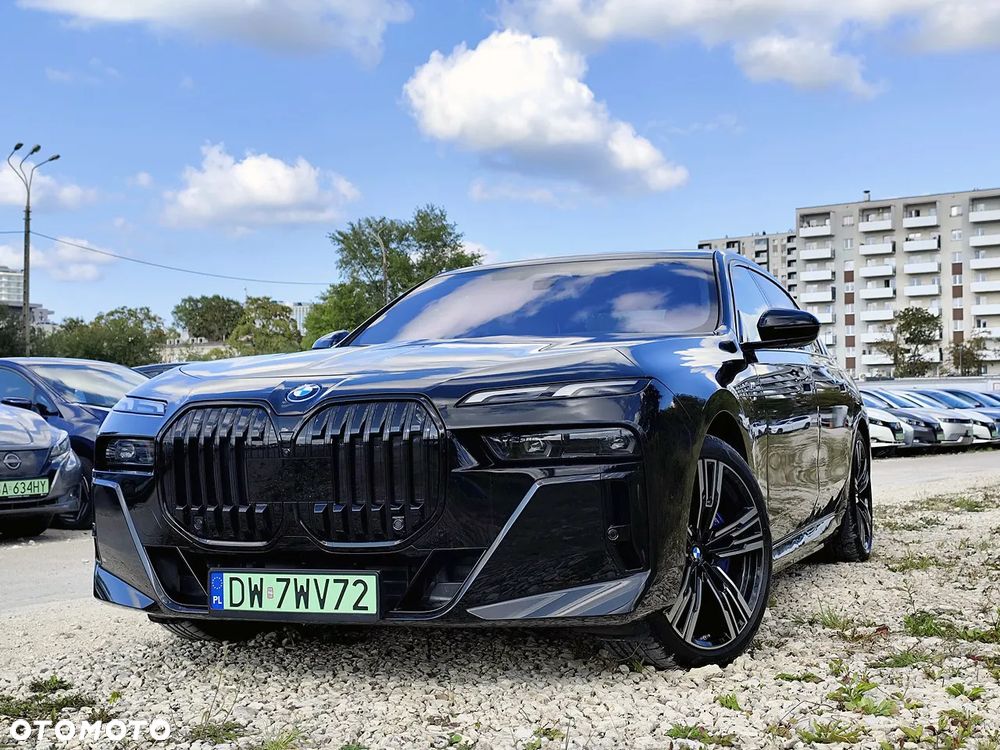 BMW i7 105.7kWh eDrive50 Individual Edition - 3