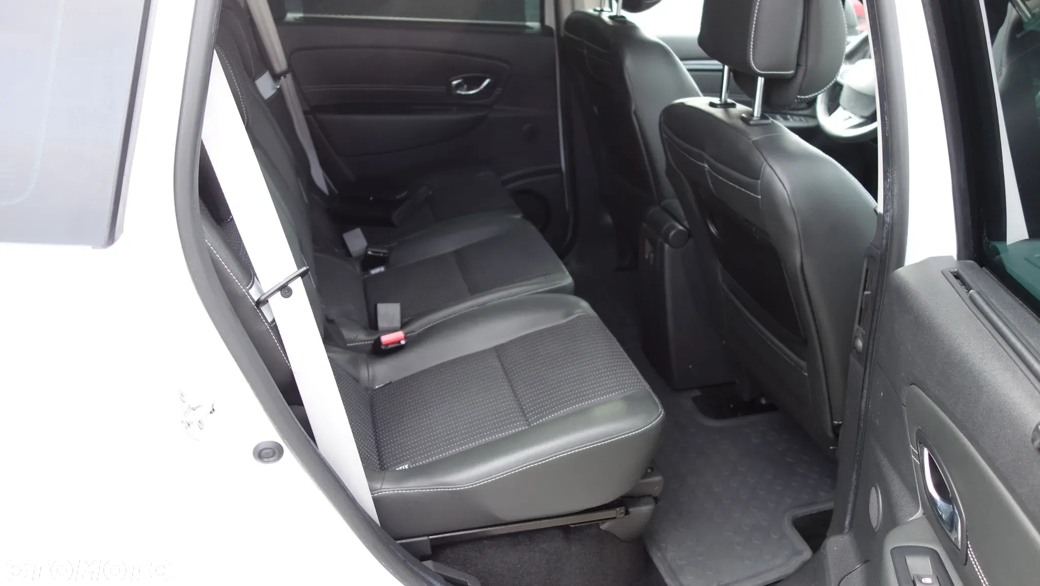 Renault Grand Scenic Gr 1.6 dCi Energy Bose Edition S&S - 31