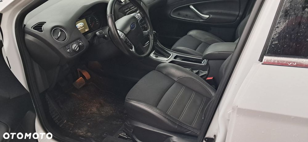 Ford Mondeo 2.0 T Titanium S - 16