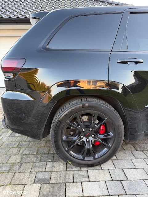 Jeep Grand Cherokee - 23
