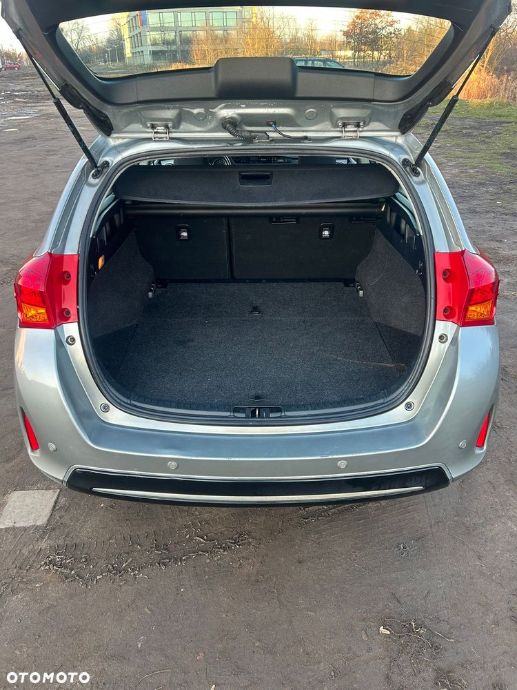 Toyota Auris 1.6 Executive - 12