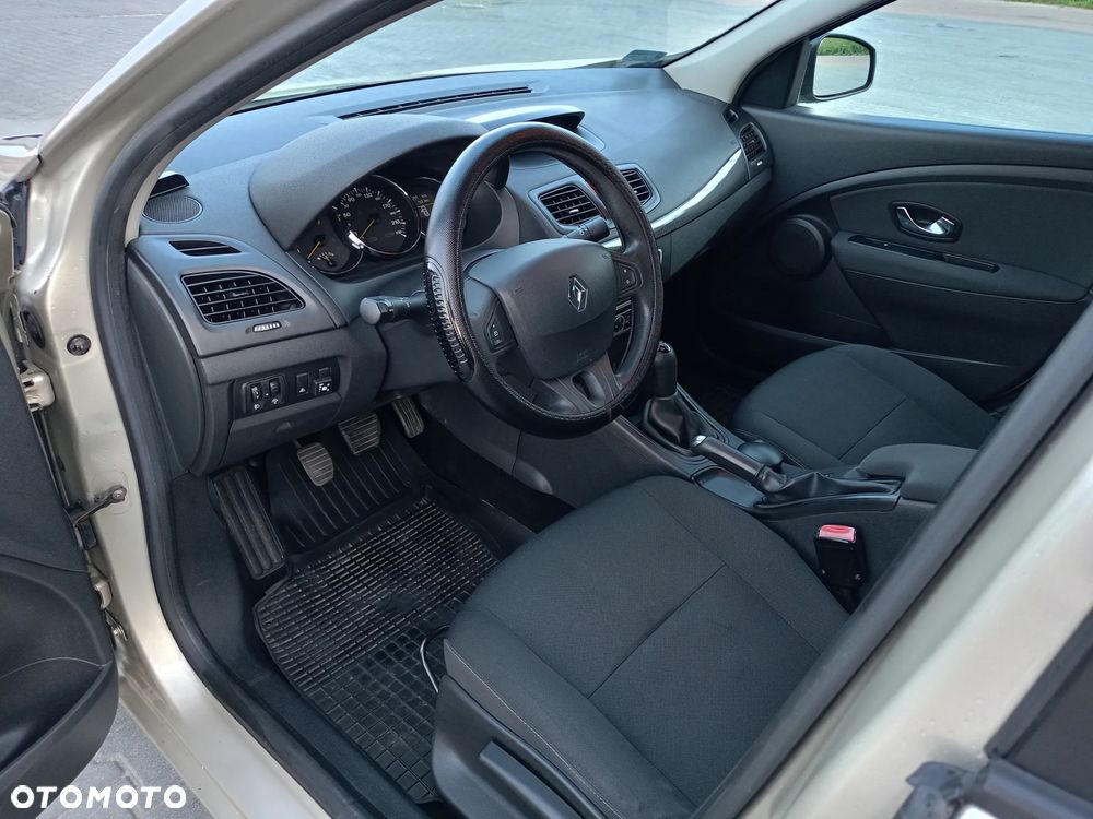 Renault Fluence 1.6 16V Privilege - 13
