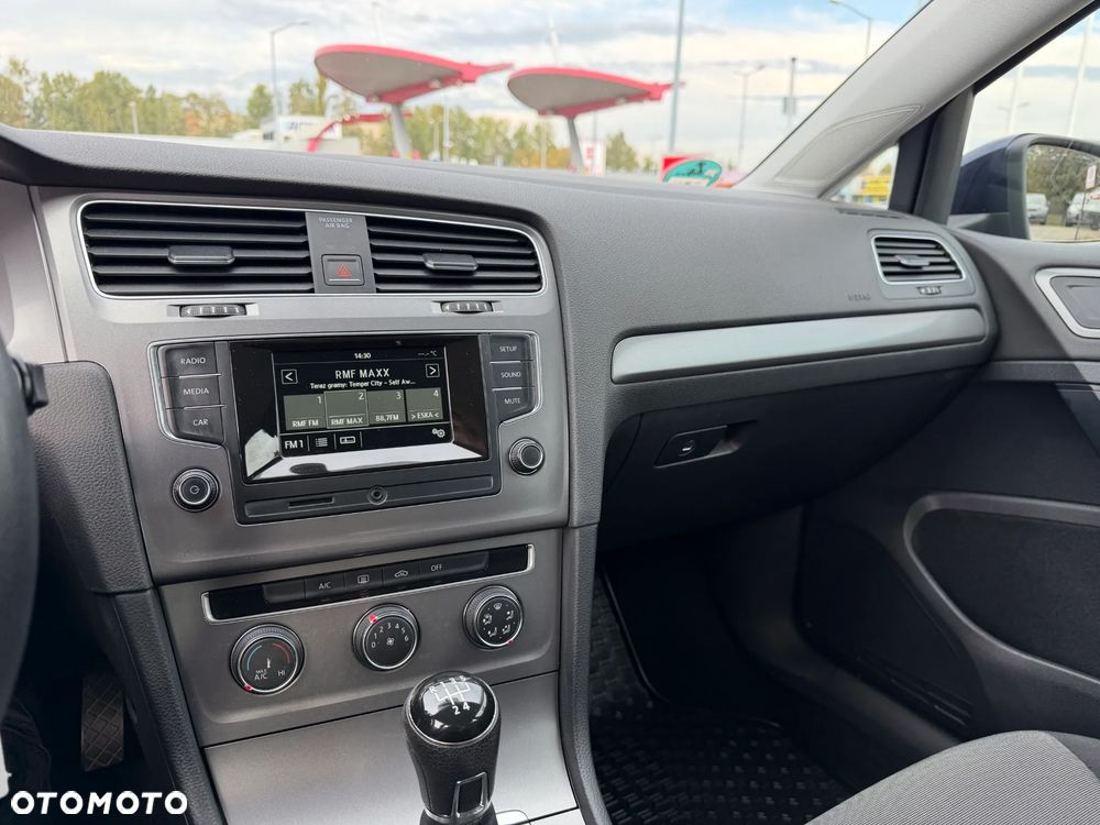 Volkswagen Golf 1.2 TSI BMT Trendline - 26