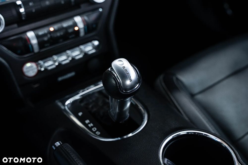 Ford Mustang - 25
