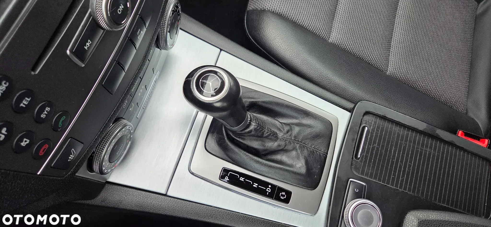 Mercedes-Benz Klasa C 180 T CGI Automatik BlueEFFICIENCY Avantgarde - 18