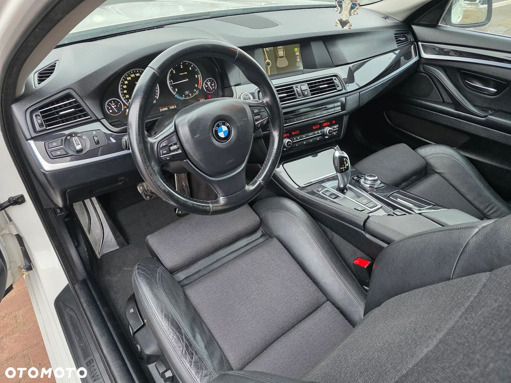 BMW Seria 5 520d Sport-Aut - 12